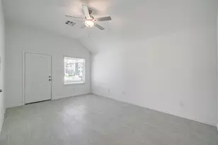 14239 Aston Pne Dr, Houston, TX 77032 - Photo 9
