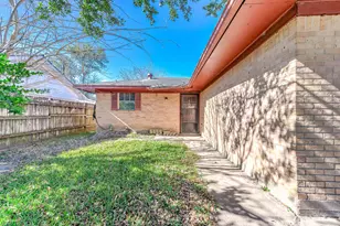 1801 N 7th St, Baytown, TX 77520 - Photo 25