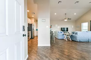 4122 Panola Dr, Galveston, TX 77554 - Photo 5