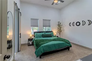 5901 Crest Ct, Houston, TX 77033 - Photo 7