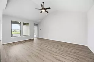 2512 Seneca Lk Dr, La Marque, TX 77568 - Photo 9