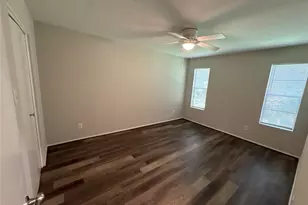 318 S Poplar St, Tomball, TX 77375 - Photo 7