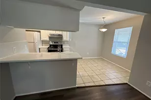 318 S Poplar St, Tomball, TX 77375 - Photo 5