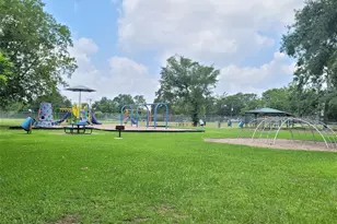 202 Avenue J, Conroe, TX 77301 - Photo 21