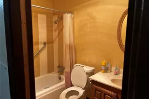 8110 Enchanted Forest Dr, Houston, TX 77088 - Photo 3