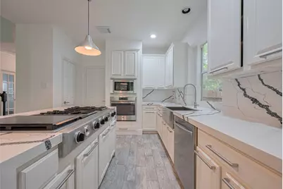 3 Vincent Court, The Woodlands, TX 77382 - Photo 15
