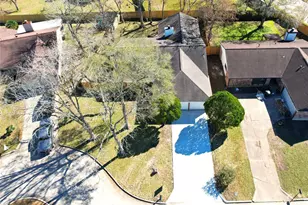 11210 Camphorwood Dr, Houston, TX 77089 - Photo 27
