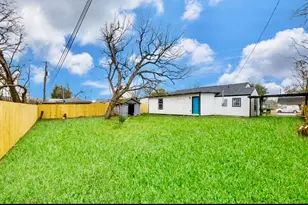 7703 McHenry St, Houston, TX 77087 - Photo 15