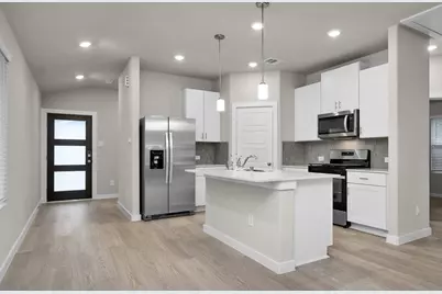 18612 Hillswood Drive, Conroe, TX 77316 - Photo 3