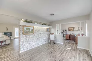 458 E Lake Dr, Livingston, TX 77351 - Photo 3