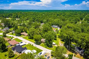 458 E Lake Dr, Livingston, TX 77351 - Photo 29