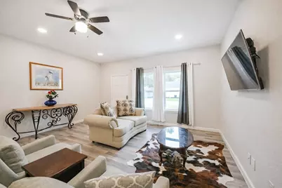 13 Hafer Street, Baytown, TX 77520 - Photo 3