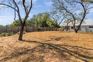 403 Oak Dr, Kingsland, TX 78639 - Photo 31