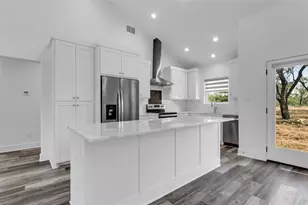 403 Oak Dr, Kingsland, TX 78639 - Photo 9