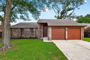 16730 Barkentine Ln, Friendswood, TX 77546 - Photo 1