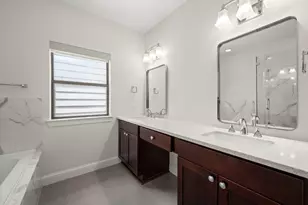 742 W 24th St, Houston, TX 77008 - Photo 9