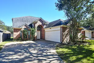 139 Skycrest Dr, Sugar Land, TX 77479 - Photo 3