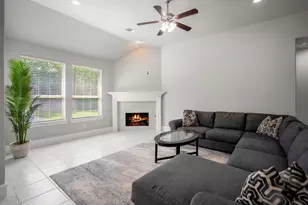 110 Hunter Hollow Dr, Montgomery, TX 77316 - Photo 19