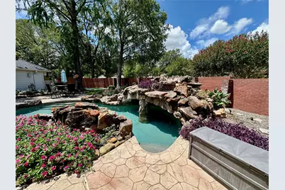 7002 Greatwood Trails Court, Sugar Land, TX 77479 - Photo 5