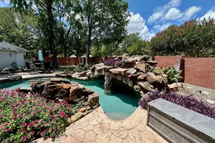 7002 Greatwood Trails Ct, Sugar Land, TX 77479 - Photo 5