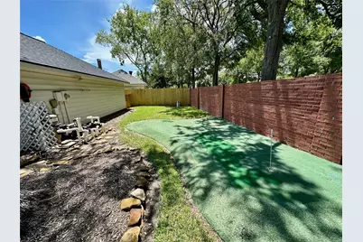 7002 Greatwood Trails Court, Sugar Land, TX 77479 - Photo 19