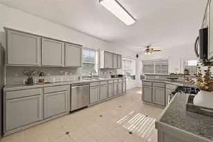 16315 April Ridge Dr, Houston, TX 77083 - Photo 17