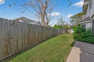 16315 April Ridge Dr, Houston, TX 77083 - Photo 45