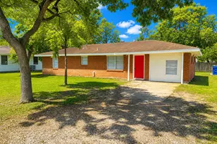 2331 32nd Ave N, Texas City, TX 77590 - Photo 1