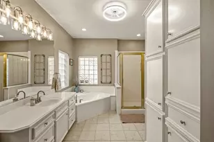 4 Crestwood Cir, Sugar Land, TX 77478 - Photo 25