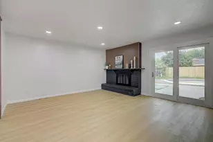 15507 Sierra Valle Dr, Houston, TX 77083 - Photo 11