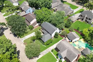 3806 Forest Village Dr, Houston, TX 77339 - Photo 5
