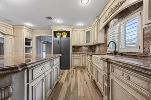 5422 Willowbend Blvd, Houston, TX 77096 - Photo 9