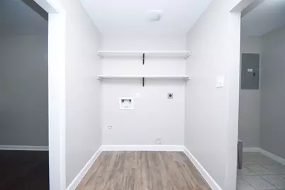 5215 Myrtlewood Street, Houston, TX 77033 - Photo 5
