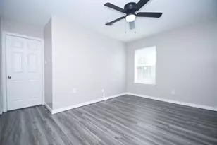 5215 Myrtlewood St, Houston, TX 77033 - Photo 13