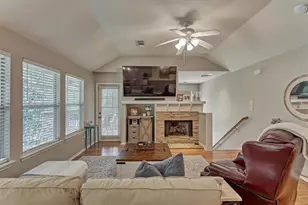 87 Woodlily Pl, The Woodlands, TX 77382 - Photo 9