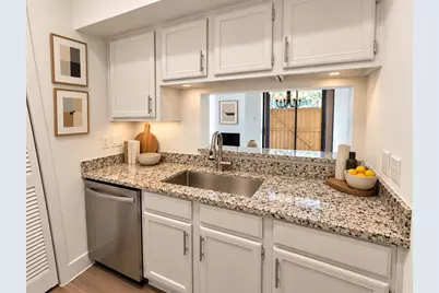 2025 Augusta Drive #207, Houston, TX 77057 - Photo 5