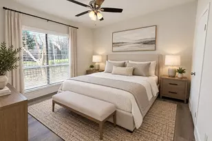 2025 Augusta Dr, Houston, TX 77057 - Photo 9