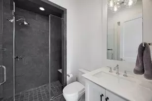 1327 Peden St, Houston, TX 77006 - Photo 27