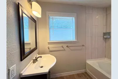 1702 Baylor Avenue, Bay City, TX 77414 - Photo 11