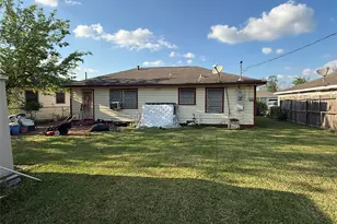 8622 Othello St, Houston, TX 77029 - Photo 5