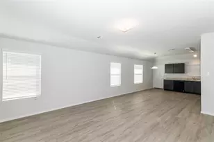 8606 Doris Oaks Cir, Houston, TX 77028 - Photo 5