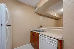 10555 Turtlewood Ct, Houston, TX 77072 - Photo 15