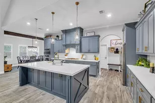 8702 Bronco Ln, Waller, TX 77484 - Photo 9