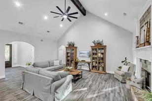 8702 Bronco Ln, Waller, TX 77484 - Photo 7