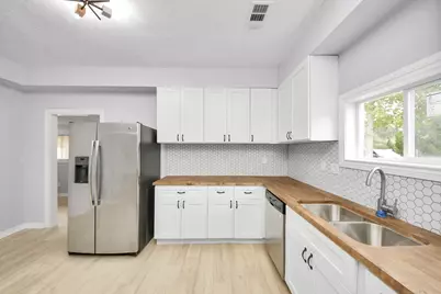 125 N Shirley St, Alvin, TX 77511 - Photo 17