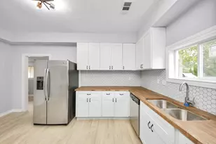 125 N Shirley St, Alvin, TX 77511 - Photo 17