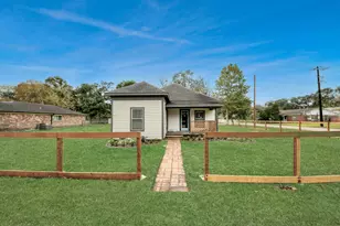 125 N Shirley St, Alvin, TX 77511 - Photo 5