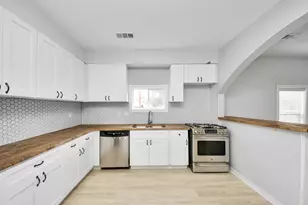 125 N Shirley St, Alvin, TX 77511 - Photo 15