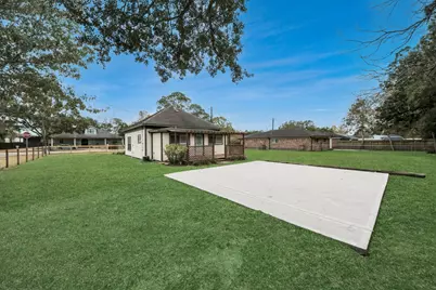 125 N Shirley St, Alvin, TX 77511 - Photo 7