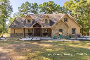 924 Cr 471, Etoile, TX 75944 - Photo 1